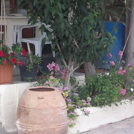 Knossos Hotel カラマキ エクステリア 写真